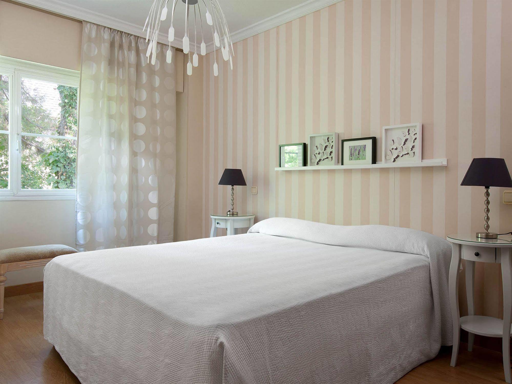 Aparthotel Th Aravaca Madrid Exterior foto