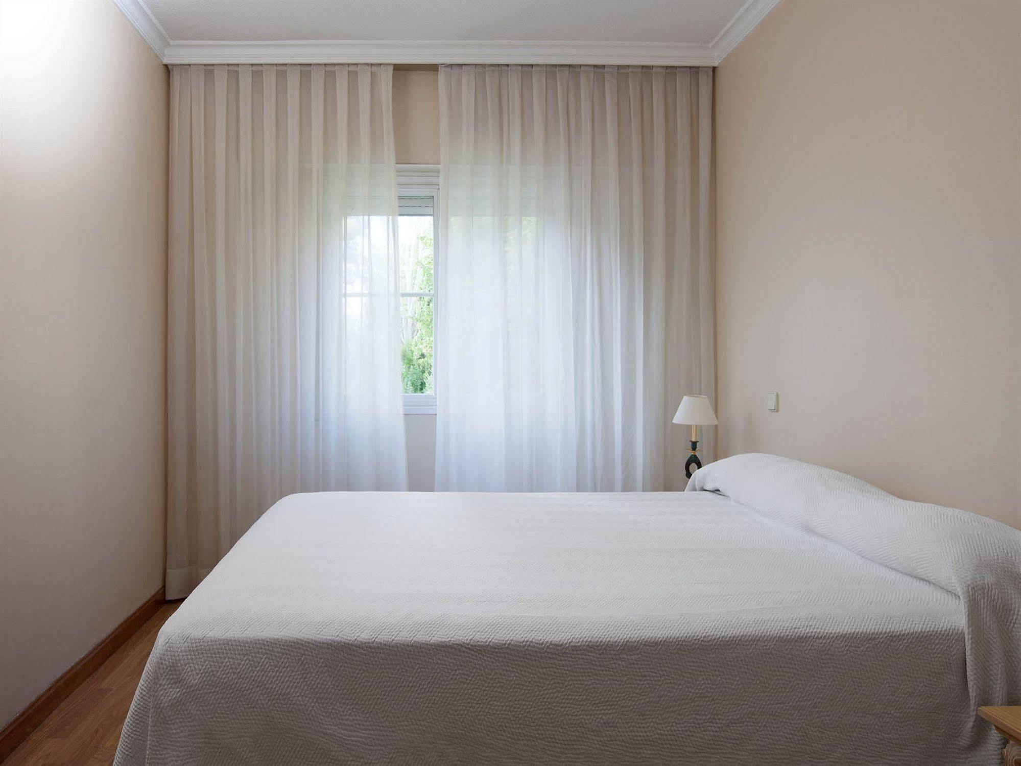 Aparthotel Th Aravaca Madrid Exterior foto