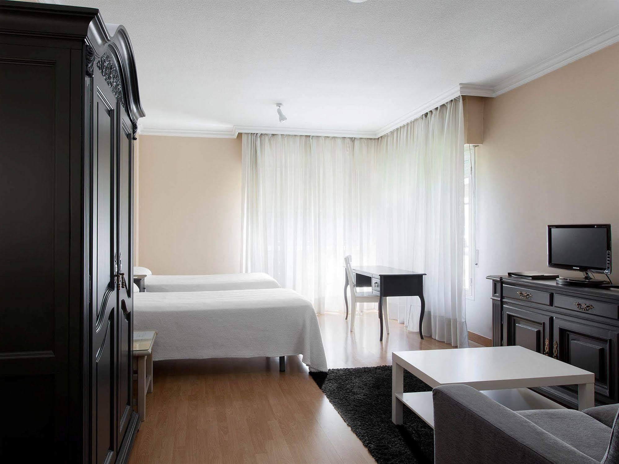 Aparthotel Th Aravaca Madrid Exterior foto